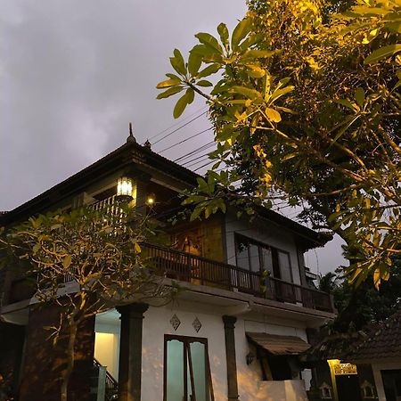 Umah Tita Ubud Guest House Exterior photo